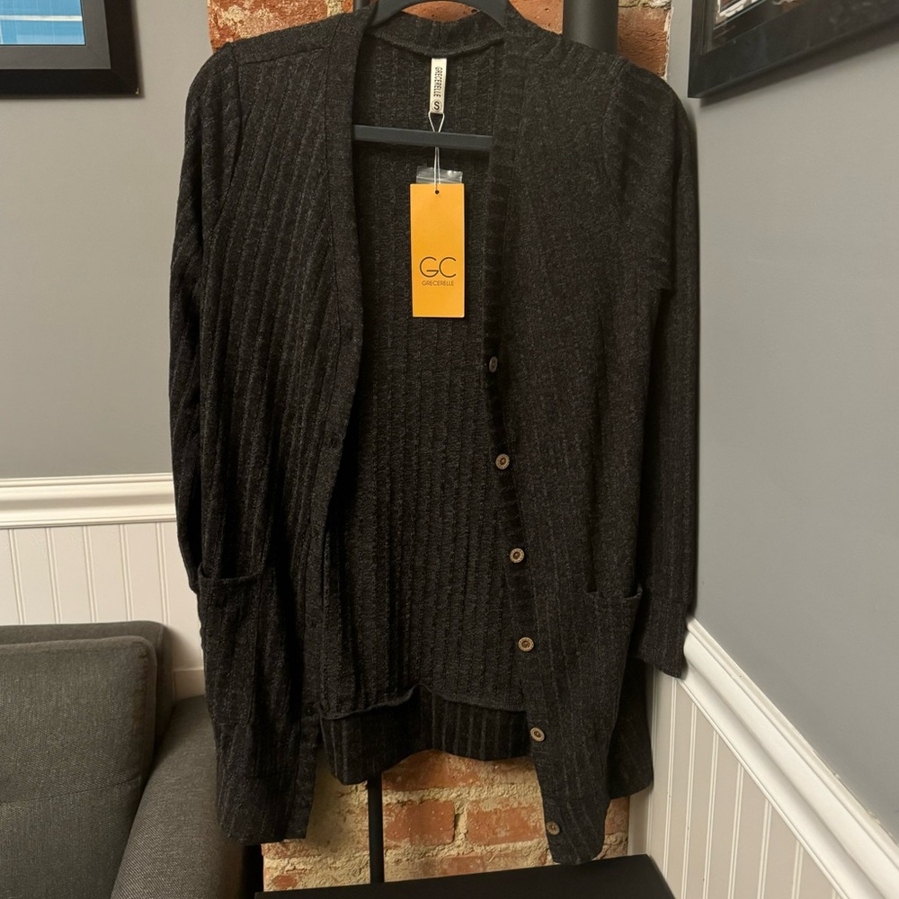Grecerelle Gray Knit Cardigan Pockets Cozy Warm NWT Size Small